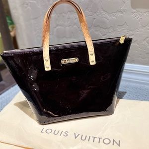 Authentic LOUIS VUITTON Bellevue PM patent leather handbag